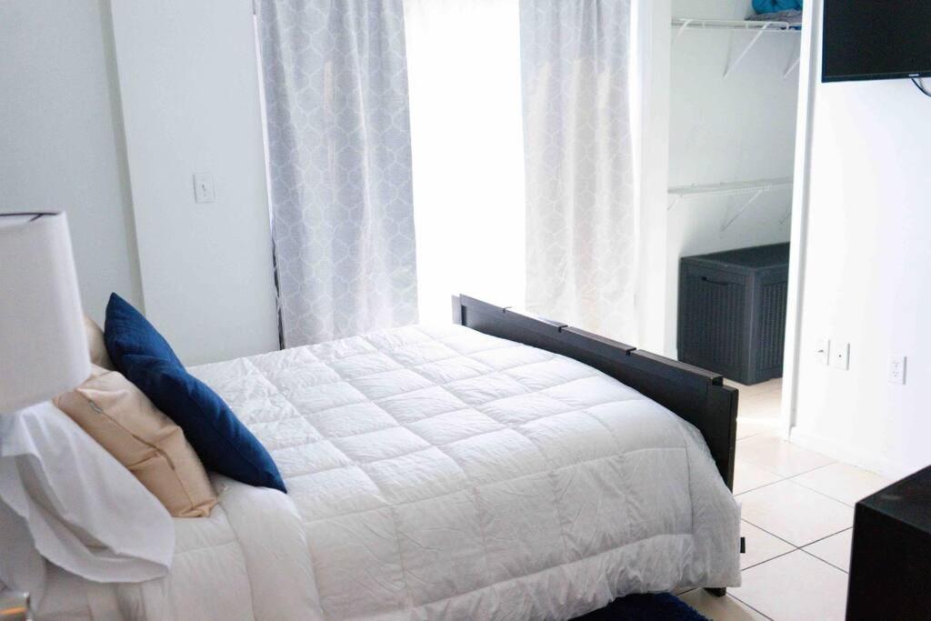 Newly Renovated Condo 5 Min From Airport Miami Exterior foto
